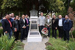 Archivo:Juan Antonio Ríos estatua