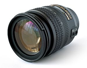 Archivo:Lens Nikkor 18-70mm