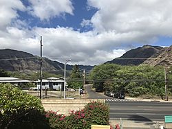 Mākaha Valley, Hawaii.jpg