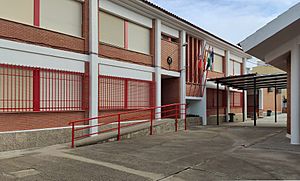 Archivo:Montalbán de Córdoba - Colegio Público Monte Albo 003