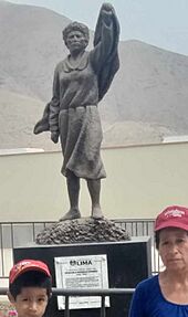 Archivo:Monumento a Pascuala Rosado en Huaycán 2