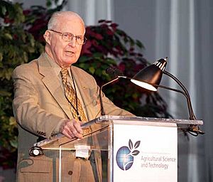 Archivo:Norman Borlaug
