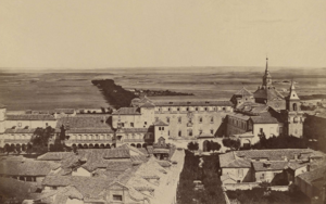 Archivo:Palacio Arzobispal de Alcalá de Henares (Jean Laurent ca. 1870) vista general