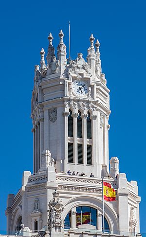 Archivo:Palacio de Comunicaciones, Plaza de Cibeles, Madrid, España, 2017-05-18, DD 12