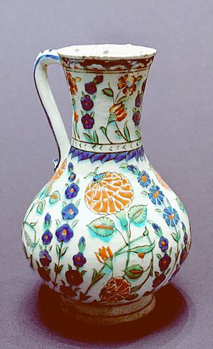 Archivo:Pitcher Iznik Louvre OA7595