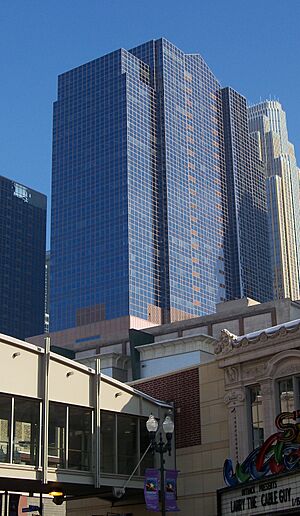 Archivo:Plaza VII Minneapolis 1