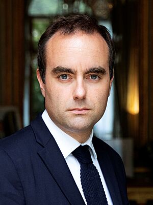 Portrait officiel de Sébastien Lecornu - Ministre des Armées (cropped 2).jpg