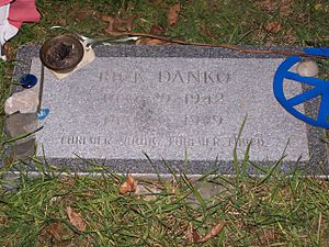 Archivo:Rick Danko gravesite