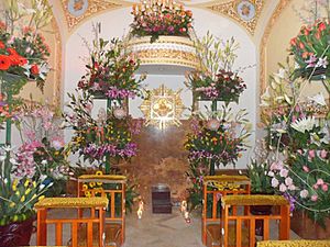 Archivo:Sagrario o tabernáculo del interior de la Parroquia Jesús de las Maravillas