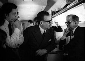 Archivo:Salvador Allende-José Maria Navasal