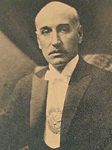 Serrato con la banda presidencial (cropped).JPG