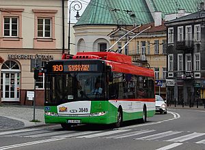Archivo:Solaris trolleybus, Plac Łokietka, Lublin, Poland 01