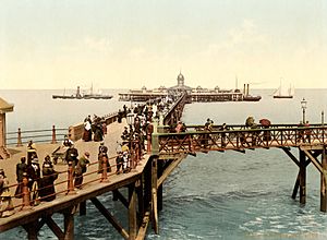 Archivo:The jetty, Margate, Kent, England, ca. 1897