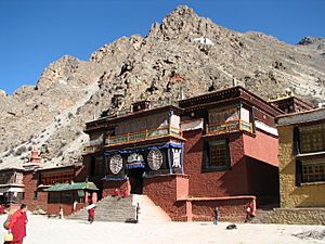 Archivo:Tibet - Tsurpu Monastery 1