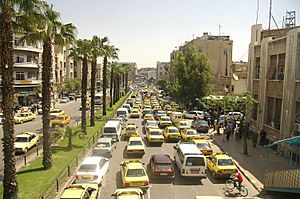 Archivo:Traffic at Damascus streets