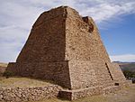 Archivo:Votive Pyramid La Quemada