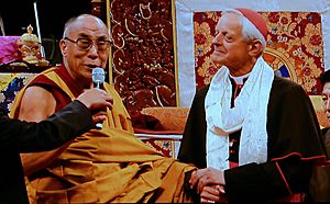 Archivo:Cardinal HE Donald Wuerl welcomes His Holiness the 14th Dalai Lama