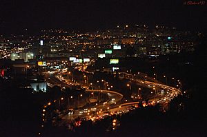 Archivo:Coruña de noche