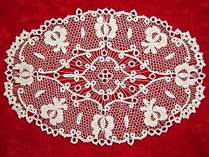 Archivo:Csetneki Crochet Lace from Slovakia