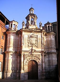 Fachada de la iglesia de San Juan de Letrán, Valladolid..jpg