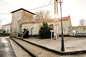 Archivo:Iglesia-de-san-mames-ayoluengo-2017