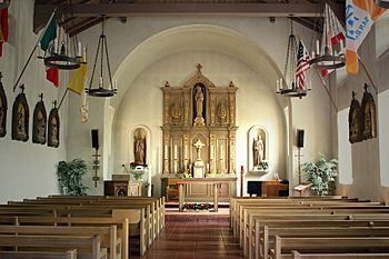 Archivo:Interior of Chapel at Mission San Rafael