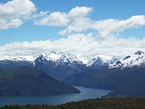 Archivo:Lago Futalaufquen