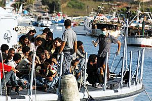 Archivo:Lampedusa noborder 2007-2