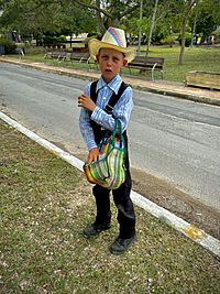 Archivo:Little peddler boy, Bacalar, Quintana Roo, Mexico