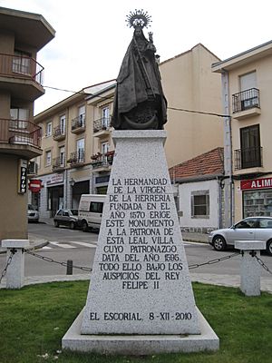 Archivo:Monumento a la Virgen de la Herrería