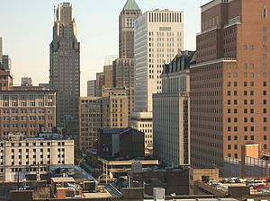 Archivo:Newark skyline Prudential Headquarters