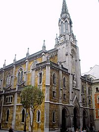 Archivo:Oviedo - Iglesia del Sagrado Corazón de Jesús (Jesuitas) 01