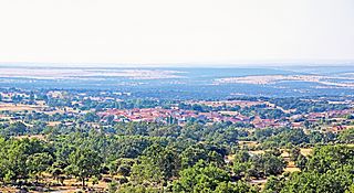 Panorámica de Navarredonda de la Rinconada.jpg