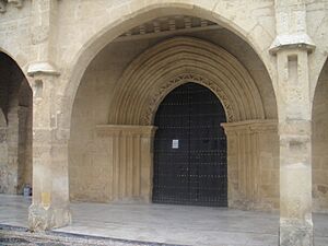 Archivo:Portada principal de la iglesia de San Lorenzo de Córdoba