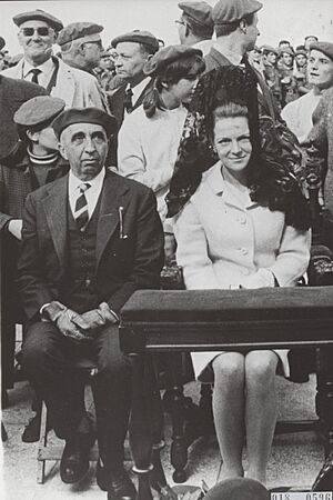 Archivo:Prinses Irene bij een Carlistenbijeenkomst op de Los Angelesberg bij Madrid