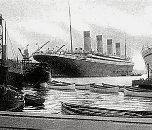 Archivo:RMS Olympic's new lifeboats