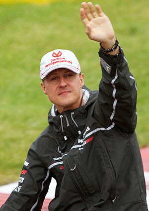 Archivo:Schumi di GP Kanada 2011 cropped