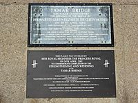 Archivo:Tamar Bridge plaques - geograph.org.uk - 1209285