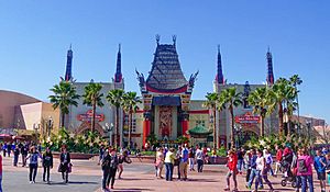 Archivo:The Great Movie Ride and Chinese Theater at Walt Disney World