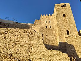 Torre Almedina y muralla urbana - Martos.jpg