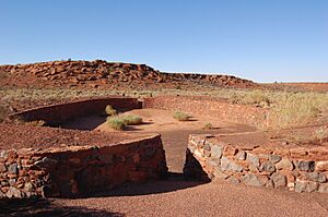Archivo:Wupatki Ruins Ball Court