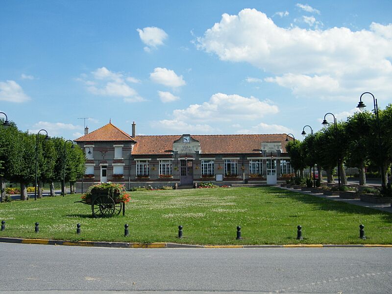 Aubigny (80-France), mairie-école