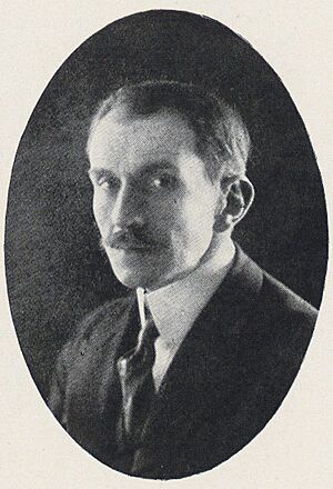 Archivo:Enrique Molina Garmendia