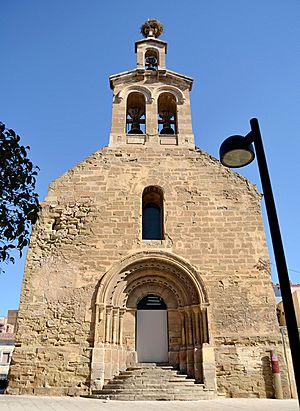 Archivo:Escola de Lleida. El Tormillo, Osca. Portada romànica de l'església de Santiago (SiT-120278)
