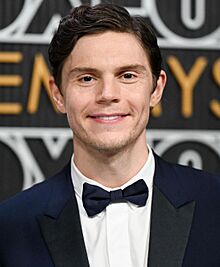 Evan Peters.jpg