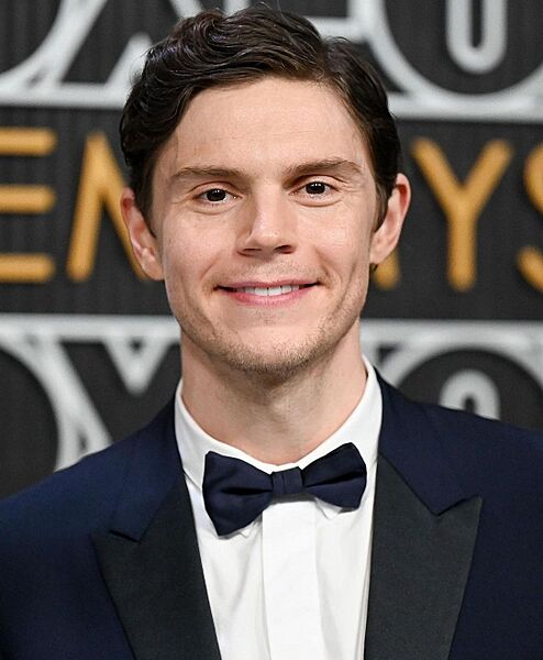 Evan Peters