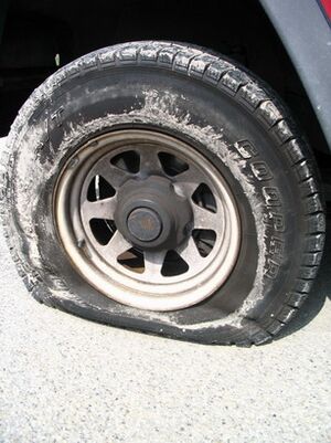 Archivo:Flat tire