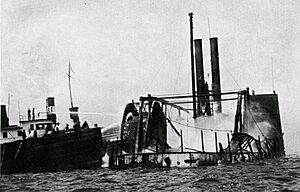Archivo:General slocum burning