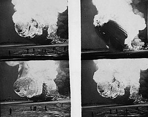 Archivo:Hindenburg burning composite 1937