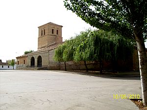 Archivo:Iglesia Santiago Calzada de los Molinos